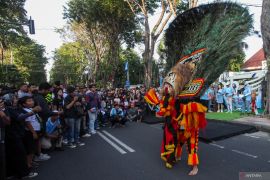 Kick Off Bola Gembira di Surabaya