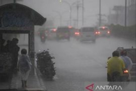 Cuaca Kepri hari ini 5 Mei, waspada hujan petir di Tanjungpinang, Bintan, Karimun, dan Lingga