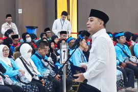 Wali Kota Surabaya nilai layanan JCH di Asrama Haji makin efisien