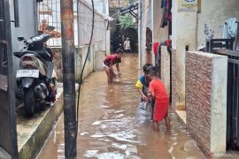BPBD Jaksel catat ketinggian banjir di Ciledug Raya capai 70 cm
