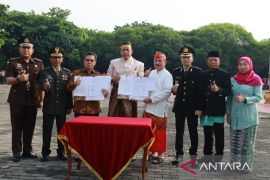 Kota Bekasi perkuat ruang hijau melalui "Tri for Tree"