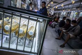 Selasa emas Antam anjlok Rp35.000 jadi Rp2,760 juta/gr