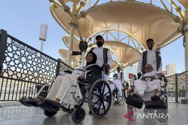 Kementerian Haji imbau jamaah gunakan jasa kursi roda resmi di Masjidil Haram