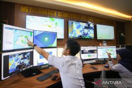 Hujan lebat hingga petir berpotensi landa sejumlah wilayah