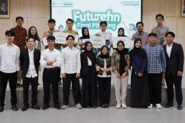 Tiga pemenang terpilih pada Kompetisi FutureFin di Solo