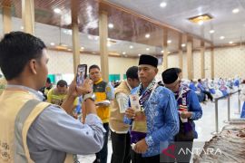 JCH Kloter 09 Embarkasi Banjarmasin asal Tanah Laut masuk asrama haji