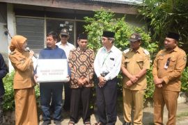 Pemkot dan Baznas Kediri perbaiki rumah warga