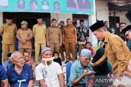 Pemkab Aceh Barat salurkan bantuan Rp6,4 M untuk 8.969 fakir miskin