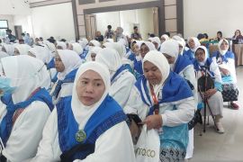 Kanwil Kemenhaj Jambi berangkatkan jamaah calon haji via Embarkasi Batam