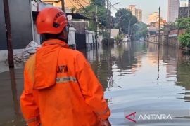 Akibat kali meluap, banjir masih rendam 115 RT di Jakarta