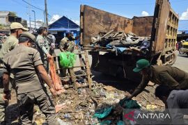 Pemkot Bengkulu beri sanksi warga berulang buang sampah sembarangan