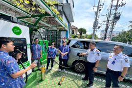 Pemkot Surabaya sediakan SPKLU di lima lokasi strategis