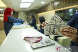 Rupiah menguat 34 poin