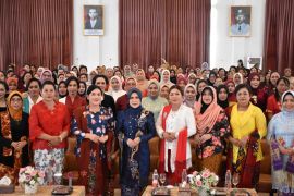DWP Kapuas perkuat peran perempuan dan budaya lomba kebaya Kartini
