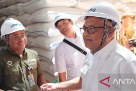 Anggota DPR apresiasi Bulog Kediri serap gabah untuk ketahanan pangan