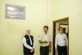 Pemprov Jatim telah membedah 135 rumah insan pendidikan