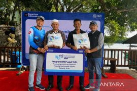BRI Regional Office Medan salurkan bantuan sembako untuk masyarakat pesisir Sabang