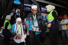 Kloter pertama 393 calon haji Aceh tiba di Madinah