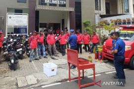 Sudin Gulkarmat Jaktim bentuk relawan pemadam kebakaran di Jatinegara