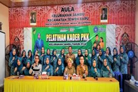 Perkuat peran keluarga, PKK Kelurahan Jambu gelar pelatihan kader