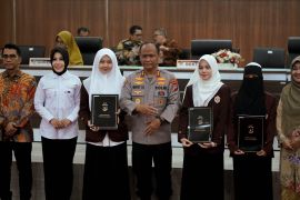 Berikan kuliah umum, Rezka Oktoberia apresiasi Kapolda Sumbar