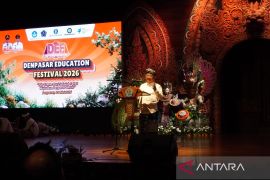 Mendikdasmen terkesan inovasi sekolah di Bali olah sampah
