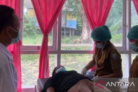 Peringati HUT IBI, DPPKB Aru Maluku targetkan 1.303 ibu terima layanan KB pascapersalinan