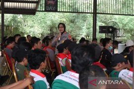 Polres Bekasi sosialisasikan bahaya obat keras ilegal kepada buruh