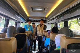 174 calon haji asal Garut telah diberangkatkan ke Tanah Suci