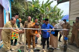 Hadirkan Air Bersih dan Bibit Produktif untuk Desa Talang Gedabu, Wujud Nyata PLN Menyalakan Harapan Masyarakat