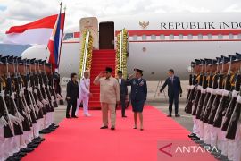 Presiden Prabowo tiba di Filipina, disambut upacara kehormatan