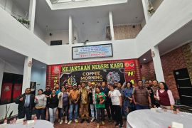Kejari Karo buka akses informasi, dorong peran pers awasi penegakan hukum