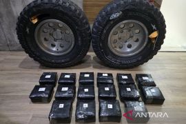 Polisi ungkap peredaran sabu yang disembunyikan dalam ban di Depok