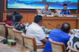 Banyak kapal tak melaut imbas harga solar industri naik