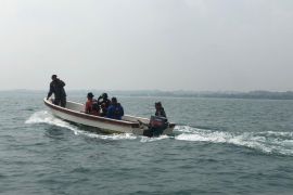 Tim SAR gabungan perluas pencarian nelayan hilang karena kecelakaan laut di Lamsel