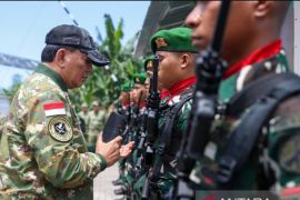 Menhan minta prajurit Yonif TP Bitung-Sulut bantu perekonomian rakyat