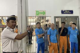 Rutan Batam razia kamar cegah peredaran ponsel, pungli dan narkoba