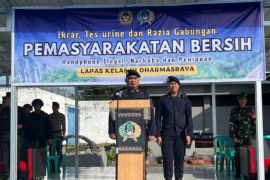 Lapas Dharmasraya tes urine pegawai dan warga binaan cegah narkoba