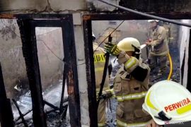 Lima kontrakan di Ciracas Jaktim terbakar akibat korsleting listrik