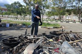 Komnas HAM Papua temukan 30 kendaraan terbakar di Stadion Lukas Enembe