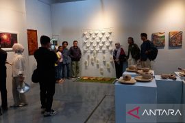 Taman Budaya Sumatera Barat gelar pameran seni rupa "Arek Lungga"