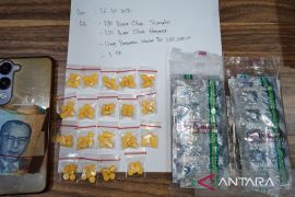 Polisi amankan ratusan butir obat keras ilegal daftar G dari pengedar di Bekasi