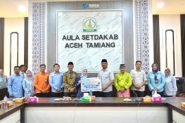 Pemkab Serang salurkan bantuan Rp1,19 M untuk warga terdampak bencana Aceh