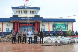 Satpolairud Polres Karimun gagalkan penyelundupan 9,5 ton timah ilegal