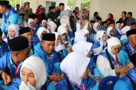 Wabup-Poso berpesan agar jamaah jaga kesehatan selama di Tanah Suci