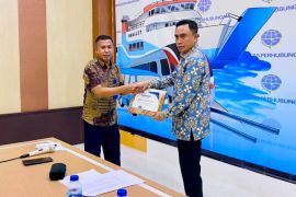 UPTD Pelabuhan Torobulu-Tampo raih penghargaan capaian PAD 2025