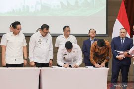 Targetkan Medan Raya bebas sampah, Bobby teken MoU PSEL dengan Danantara