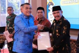 Kementerian ATR/BPN serahkan sertifikat aset Donggala cegah sengketa lahan