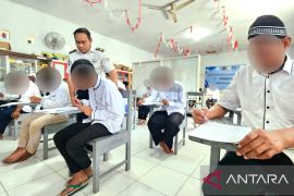 Lapas Kelas IIA Gorontalo fasilitasi ujian kesetaraan warga binaan