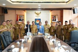 Bupati HSS dan para bupati di Kalsel temui Mendagri
